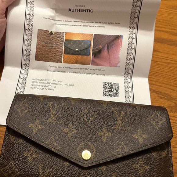 Louis Vuitton Sarah Monogram Wallet - Picture 1 of 7
